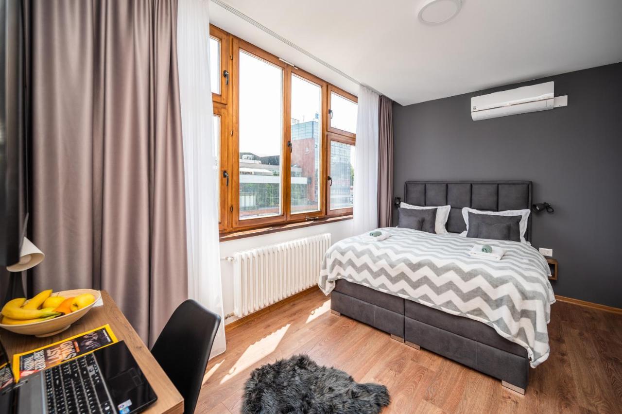 Modern And Bright Apartments - Main Street サラエヴォ エクステリア 写真