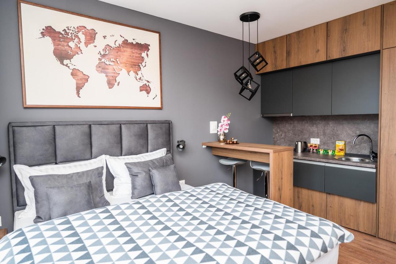Modern And Bright Apartments - Main Street サラエヴォ エクステリア 写真