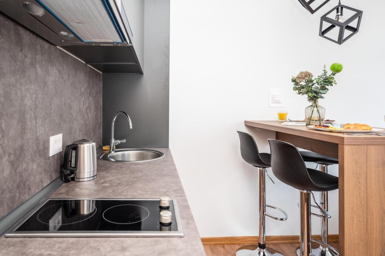 Modern And Bright Apartments - Main Street サラエヴォ エクステリア 写真