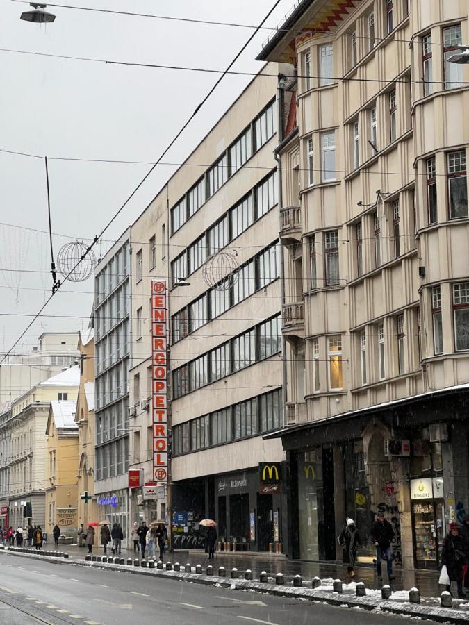 Modern And Bright Apartments - Main Street サラエヴォ エクステリア 写真
